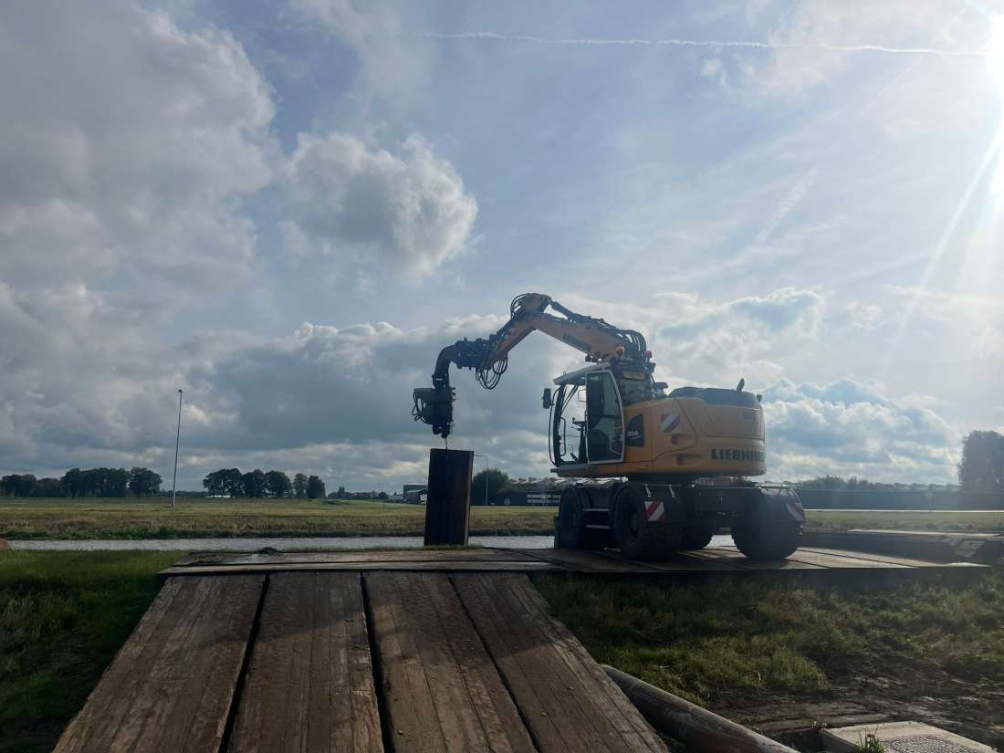 Damwanden plaatsen met trilblok