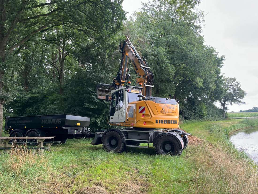 graafmachine met dumper Valke Grondverzet Emmen